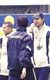 KEYFLER YERNDE almada el topu oyununda bir ara Aurelio'- yu omuzuna alan Luciano'nun takm Brezilyal oyuncuya kafa ile gol attrmaya alt.