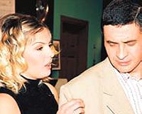 T�lin klipte rol al�yor  ( Star 21.30 )