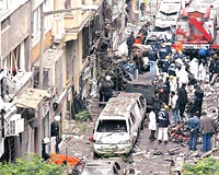 SABAH MAN�ET�NE TA�IMI�TI: T�rkiye, �i�li�deki Beth Israel Sinagogu�na d�zenlenen sald�r�da, tek ba��na insanl�k dersi veren �Kahraman Ahmet�i SABAH��n man�etiyle tan�d�. 