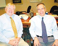 3 milyar dolar cirolu Shaw Grubunun Ba�kan Yard�mc�s� Lucks (solda) ABD �irketler Derne�i Ba�kan� Neyziyle birlikte g�r�l�yor.