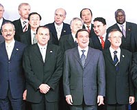 G-20 temsilcileri hatra fotoraf ektirdi.