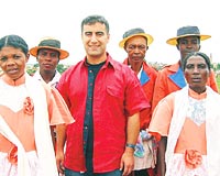 Okyanusta renkli bir �lke  (STV 16.00 )