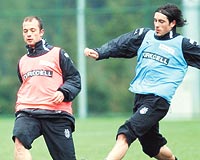 KORAY �DMANA �IKTI: Koray imza att�ktan sonra Be�ikta��la ilk idman�na ��kt�.
