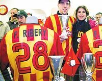 SI�RAMA TAHTASI: G.Saray�a imza atan Ribery, sar�-k�rm�z�l� kul�b� se�mesinin nedenini,��nsan �n�ne gelen f�rsatlar� de�erlendirmeli. G.Saray benim i�in birs��rama tahtas�� diye a��klad�.