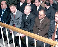 71��NDEN 26�SI GELD�: 71 ki�inin yarg�land��� Kelebek davas�n�n d�n yap�lan ilk duru�mas�na san�klardan 26�s� geldi. Sedat Peker ve abisi Vedat Peker de haz�r bulundu.