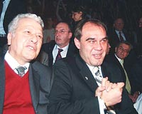 Aktu� ve Demir�ren t�rende samimi bir �ekilde oturdular.