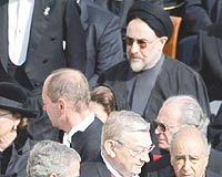 Bush ve Hatemi birbirlerine hi bakmad.