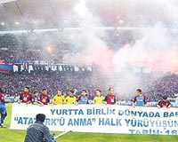 FARKI FYATIGeen sezon Trabzon-G.Birliikupa finalini 57bin kii izlemiti.nk biletler 6.5-22.5 milyon lira-dan satlmt.