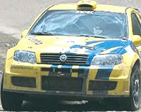 PUNTO YARI DII....   Fiat Punto ile Super 1600 kategorisinde yaran Volkan Ik, arampole yuvarland ve Trkiye Rallisine veda etti. Gnn en baarl Trk pilotu ise Focus WRC ile yaran Mehmet Besler oldu.