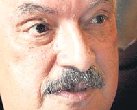 Kesinlikle �stanbul �niversitesinde siyasete izin vermeyece�im. Siyaset yapmak isteyen gitsin d��ardaki platformlarda kendini anlats�n. Buras� akademik aland�r