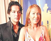 Gen� sevgiliye konu�ma yasa��