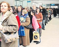 RANDEVU SSTEM....   Hastanelerin ayrlmaz paras haline gelen uzun kuyruklar bitirmek iin randevu sistemini getirdik.