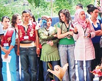 Beypazarl�lar, Kimimiz a��k, kimimiz kapal�, bizim bir derdimiz yok. O Angaradakilerin derdi diyor.