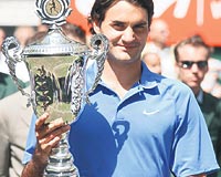 KLASINI GSTERD... Federer, Halle Turnuvasnd a st ste 4nc zaferine ularken, im kortta da 41 malk galibiyet serisi ile Borgun rekorunu egale etti. Federer bundan sonra kazanaca her ma ile rekor kracak. 