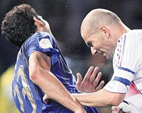 Zidane'�n kafas� hit oldu