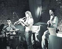 T�rk ve Do�u ezgileri bu grupta bir arada