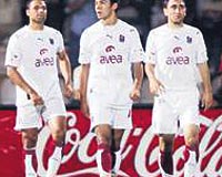 Fatih Tekkenin gidiinden sonra gol yollarnda sknt eken Trabzon, ligde  haftada sadece bir puan toplayabildi.