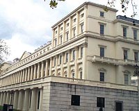 109 milyon dolara Kraliyet'e kom�u oldular