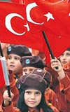 KUTLAMALAR DN BALADI 29 Ekim cokusu tm Trkiyede dn balad. Halk bayraklarla sokaklara dklrken, illerde Atatrk antlarna elenk brakld.