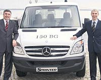 Mercedes Benz Trk Direktrler Kurulu Bakan Jurgen Ziegler (sada), Mercedes Benz Trkiye Sat Direktr Ser Sln.