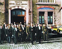 1924 Anayasasna gre tekrar seilmek mmkn olduundan Mustafa Kemal Atatrk tam drt kere cumhurbakan seildi.