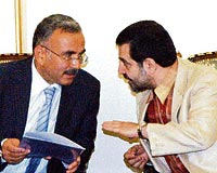 Bakan G�ler, Tahran�da �ran Petrol Bakan Yard�mc�s� H�ccetullah Ganimiferd�le de g�r��t�.