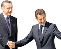 Ba�bakan Erdo�an ile Sarkozy otelin lobisinde bir s�re g�r��t�.