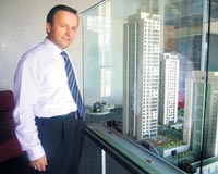 G�z�n� Avrupada konut yapma i�ine diken Akyaz�c�, �stanbul Anadolu Yakas�ndaki Canan Rezidans�n ise 2009da tamamlanaca��n� a��klad�.