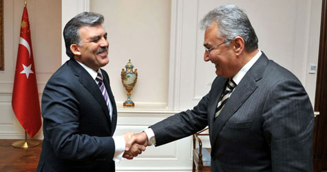 G�l, siyasi nab�z tutuyor